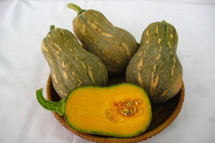 bí đỏ chiên giòn lắc trứng muối hình 4