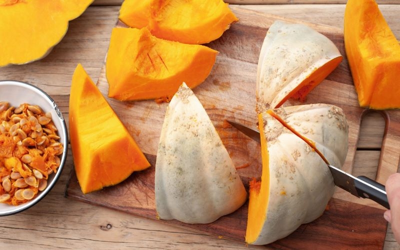 Canh bí đỏ nấu tôm 8