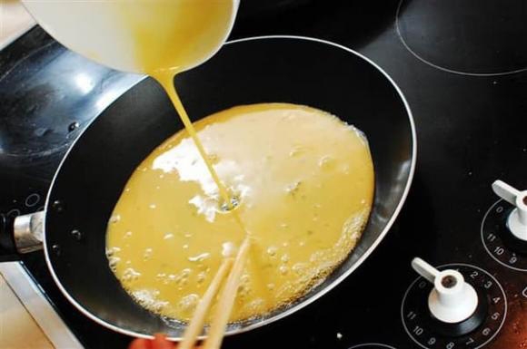 bí ngòi xào trứng ảnh 3