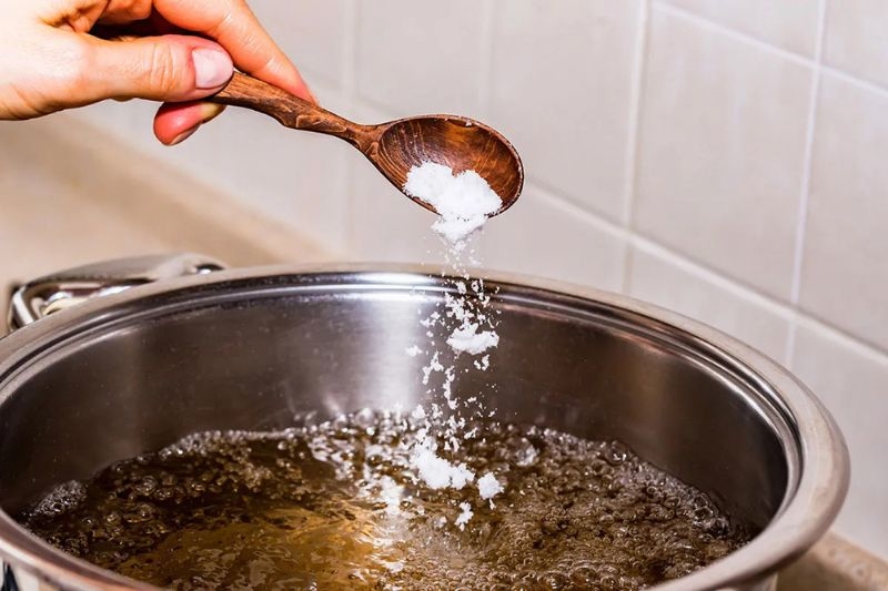 Bí quyết nêm muối đúng thời điểm ảnh 2