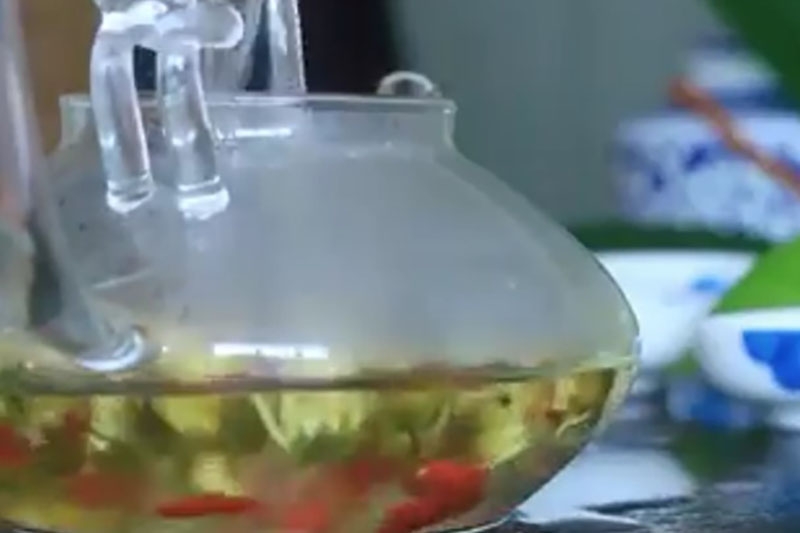 Bí quyết pha trà hoa cúc táo đỏ (hình 6)