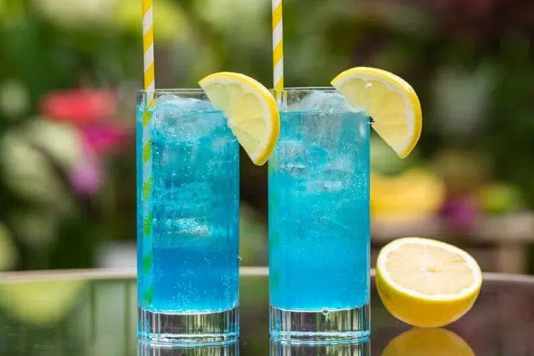 Blue Lagoon cocktail