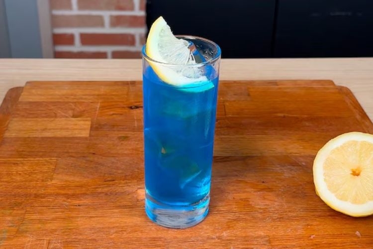Blue Lagoon cocktail
