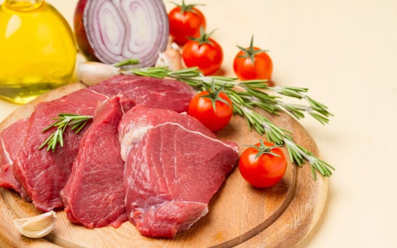 Sơ chế thịt bò sốt mật ong