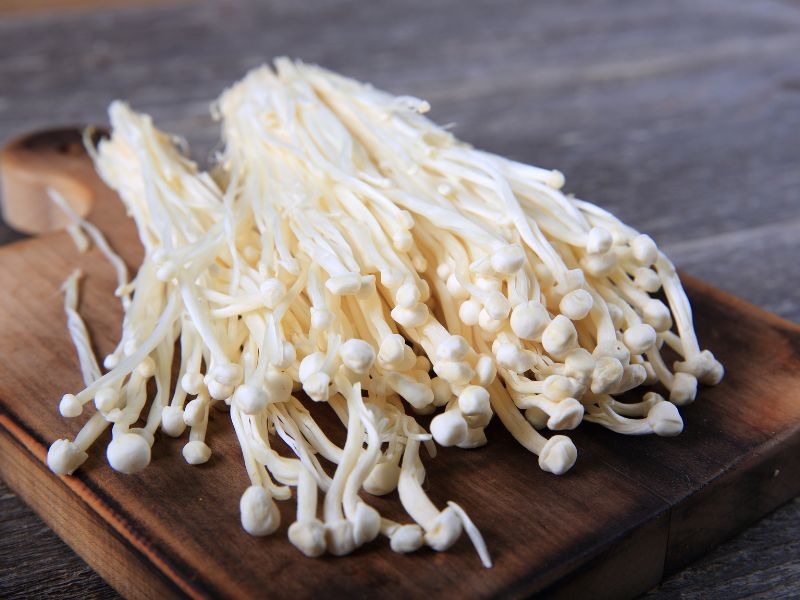 bò cuộn nấm kim châm bằng nồi chiên không dầu 2
