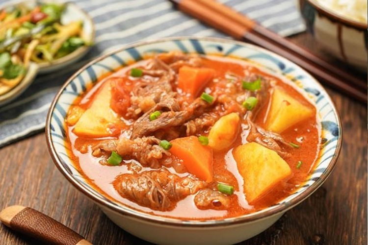 bò hầm gấc-11.jpg