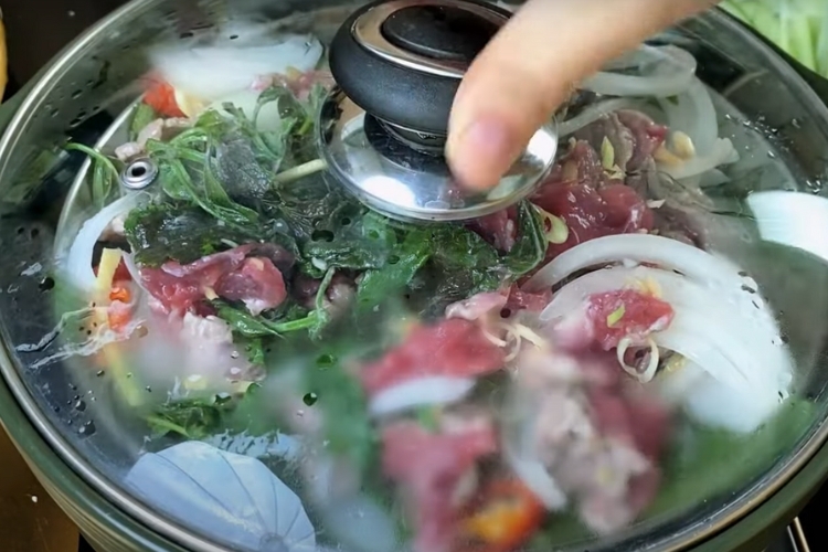 Bước 3: Hấp thịt bò
