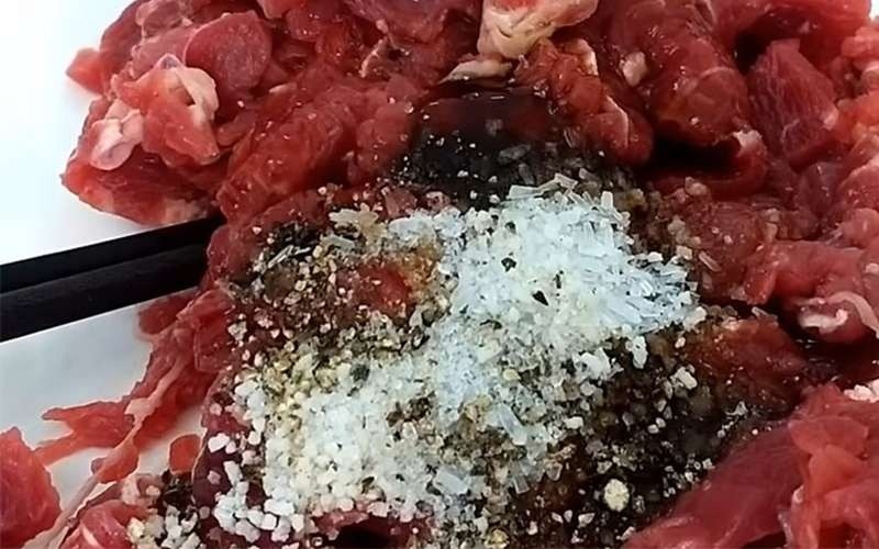 Bò xào măng chua hình 5