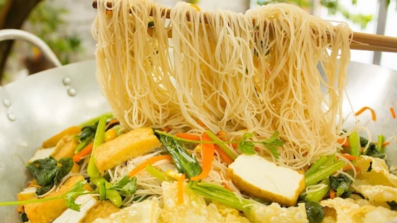 Mẹo xào bún gạo không bị nát, dính 2