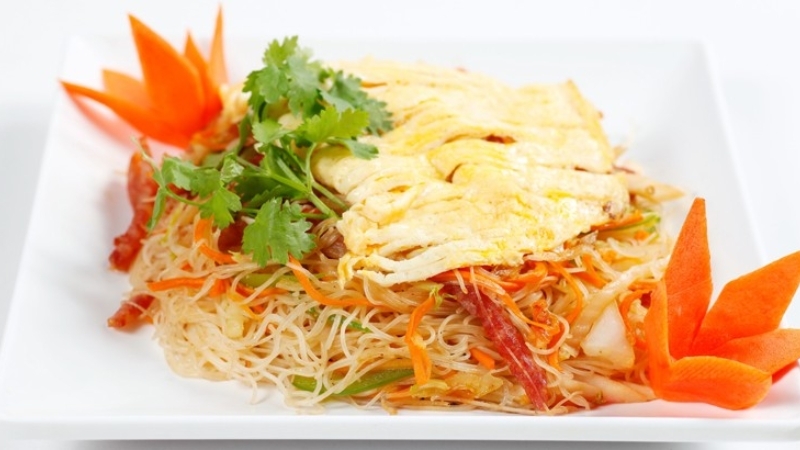 Bún gạo xào kiểu Singapore