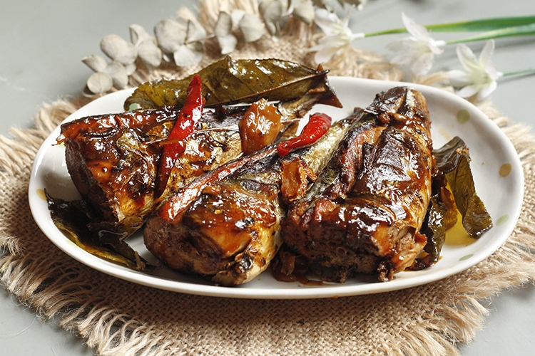 cá bạc má kho mật mía 5