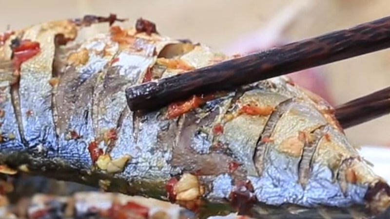 Cá bạc má nướng 13