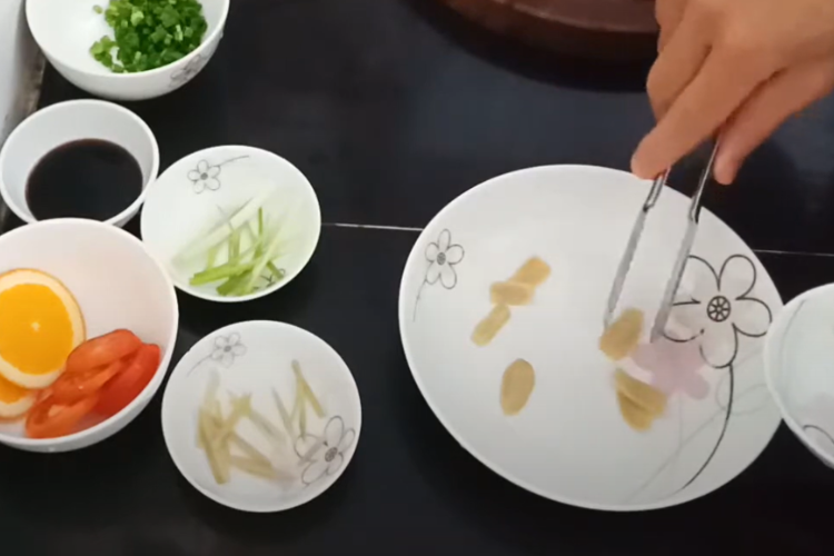 Cá basa hấp xì dầu hình 4