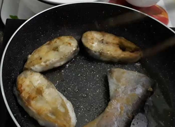 cá basa kho cà chua (ảnh 4)