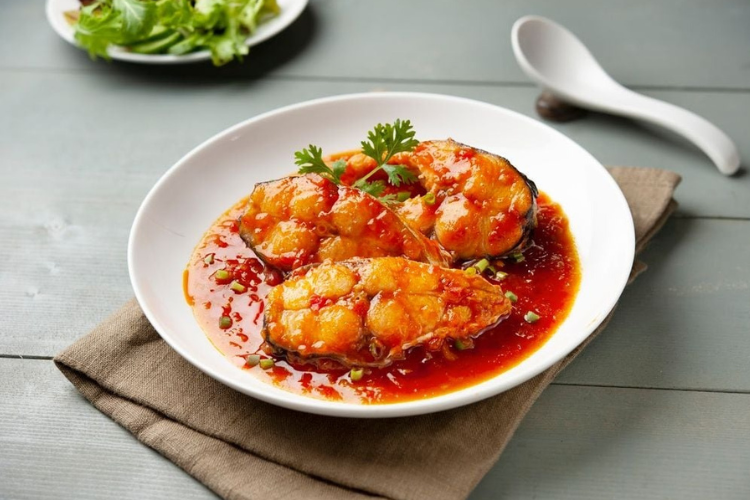 cá basa kho cà chua (ảnh 6)
