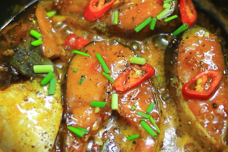 cá basa kho nghệ 6