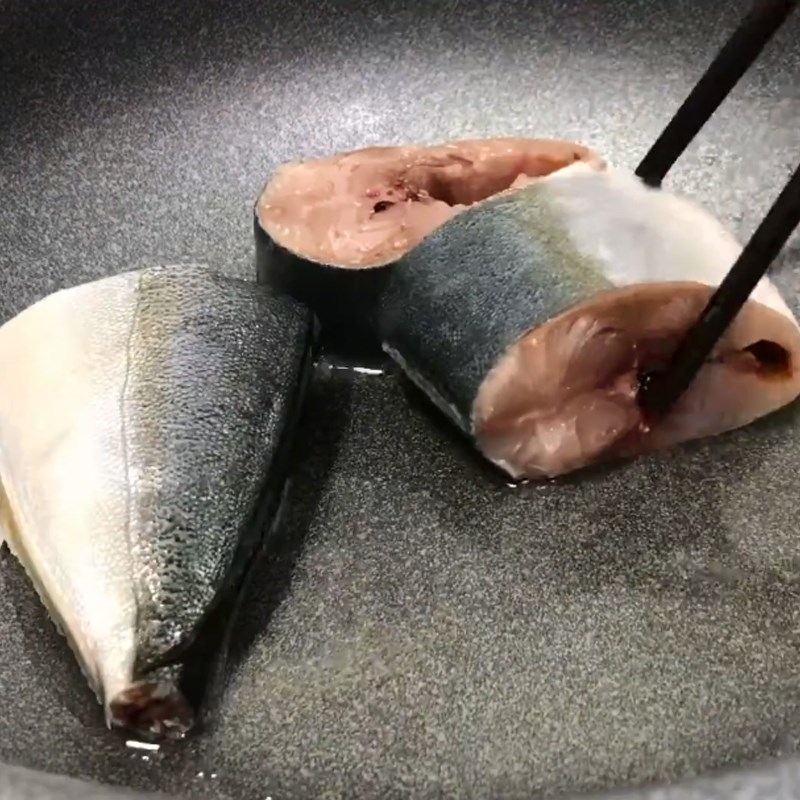 cá cam kho cà chua 4