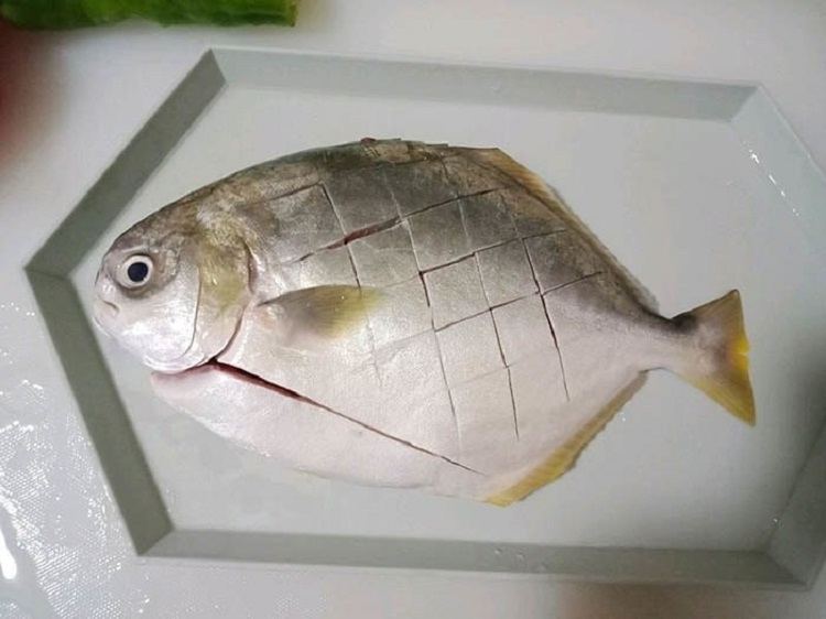 cá chim chiên mắm tỏi 1