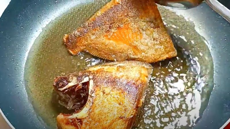 cá chim chiên mắm tỏi 4