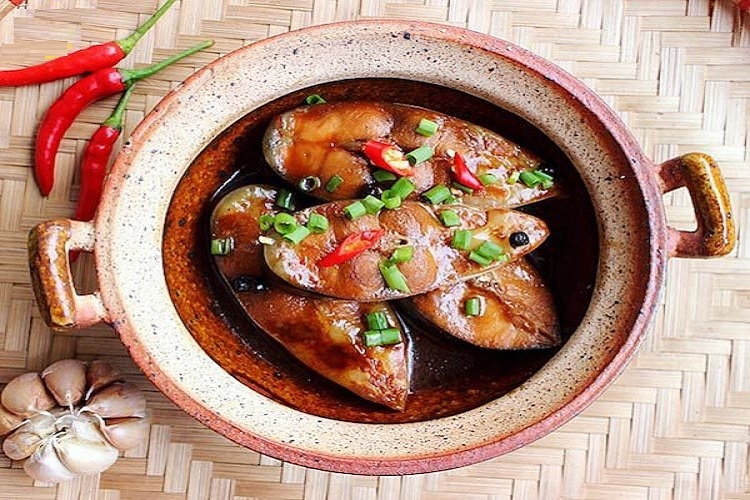 Cá dứa kho tộ (Hình 7)