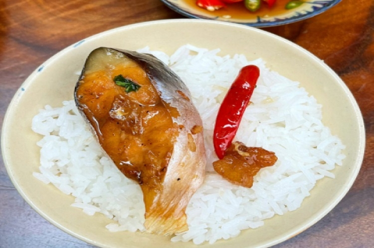 Cá dứa kho tộ (Hình 8)