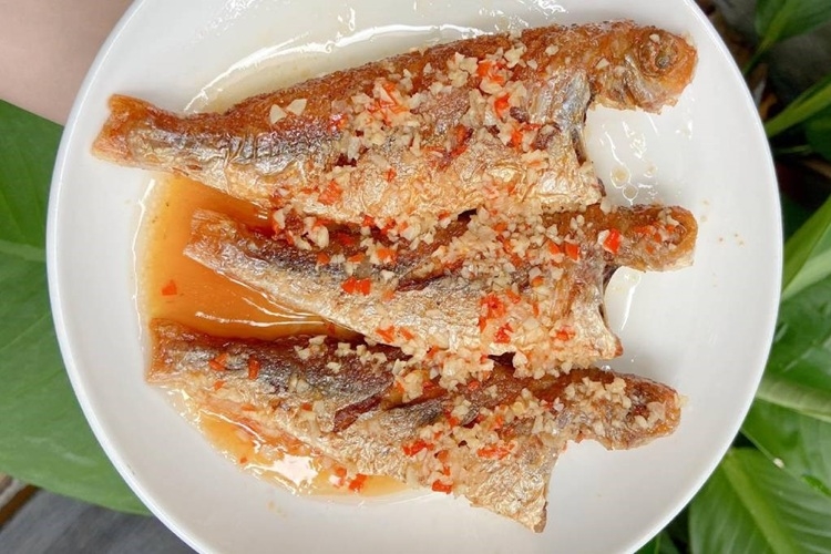 cá hường chiên nước mắm 1
