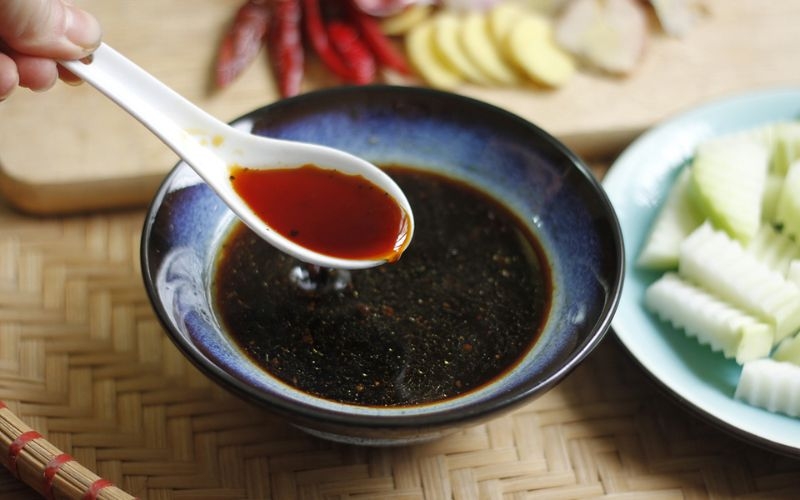 Pha nước sốt kho cá