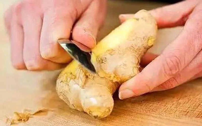Bí quyết làm cá mè kho nghệ (hình 4)