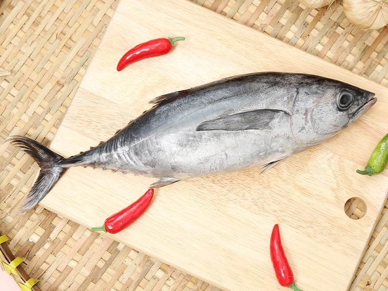cá ngừ áp chảo sốt bơ tỏi 6