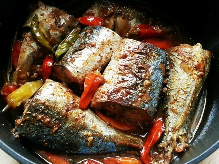 cá nục kho nước mía 6