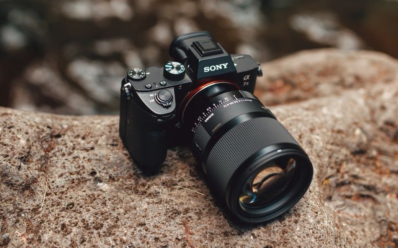 Các dòng máy ảnh Sony với thiết kế nhỏ gọn, tinh tế