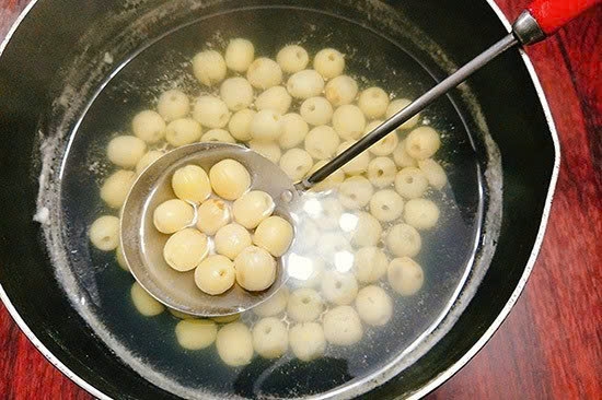 cách bảo quản hạt sen tươi trong tủ lạnh không bị thâm ảnh 3