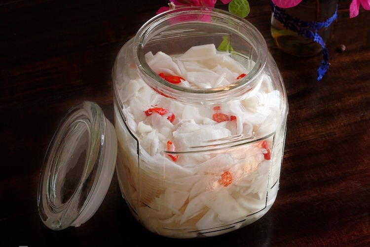 Cách bảo quản măng chua trong tủ lạnh: Giữ hương vị thơm ngon và an toàn lâu dài