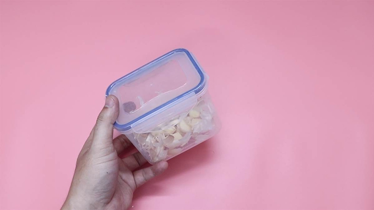 cách bóc tỏi nhanh gọn ảnh 1
