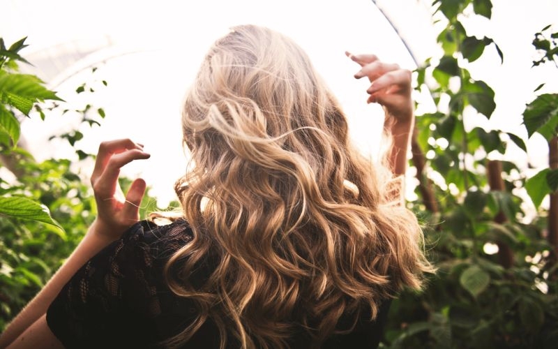 Chống nắng cho tóc nhuộm