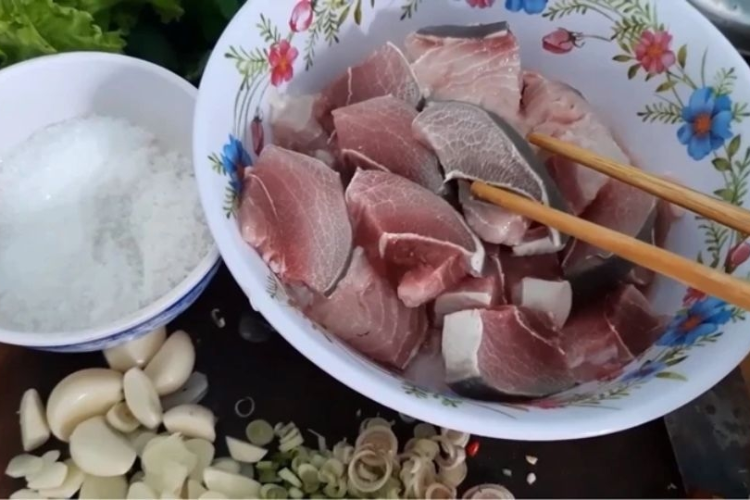 cách chế biến cá đuối om riềng mẻ 3