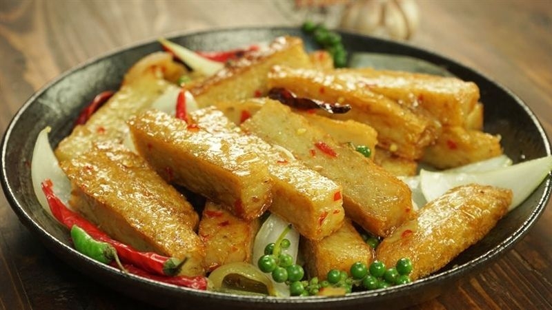 Cách chế biến chả cá chiên sẵn - hình 1
