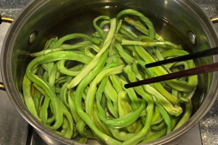 Ngâm rau tiến vua khô 1