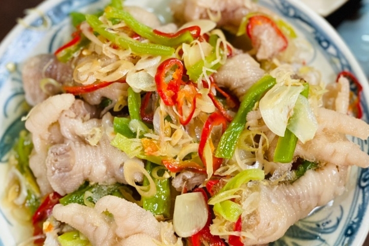 Chân gà ngâm rau tiến vua