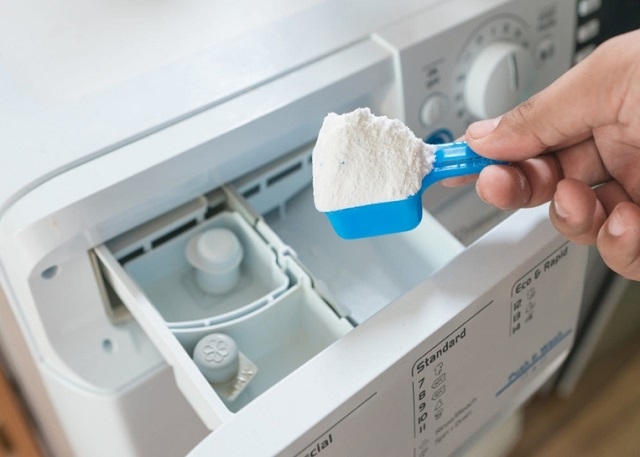 Cách cho bột giặt vào máy giặt chuẩn nhất để quần áo sạch thơm và không hại máy