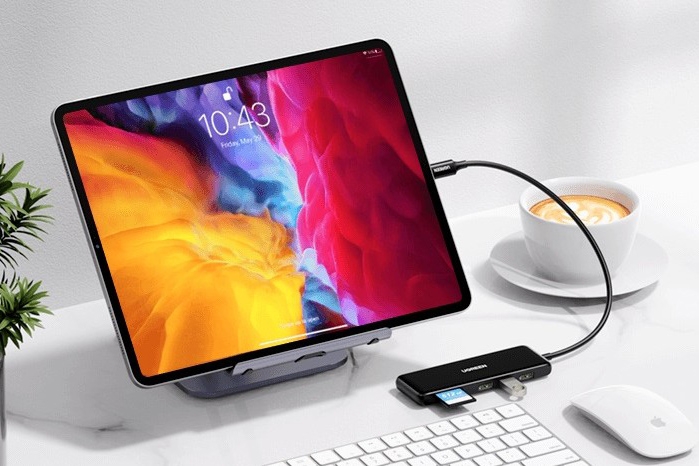 Cổng USB tốc độ 5 Gbps hoặc 10 Gbps thuận tiện khi truyền ảnh, video và dữ liệu trên iPad tương thích