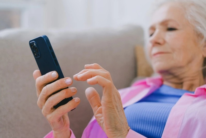 Bộ nhớ từ 128 GB phù hợp với nhu cầu lưu ảnh, video và ứng dụng hằng ngày