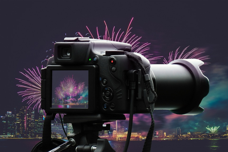 Cách chụp ảnh pháo hoa Tết 2026 hình 7