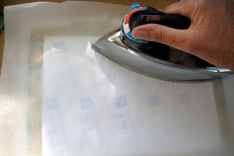 Hướng dẫn chi tiết cách ép plastic bằng bàn ủi tại nhà an toàn và hiệu quả