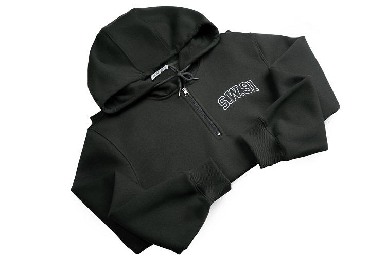 Cách gấp áo hoodie: Hướng dẫn 3 phương pháp đơn giản và tiết kiệm thời gian