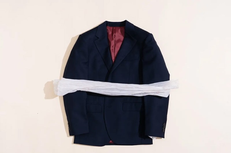 cách gấp áo vest 6