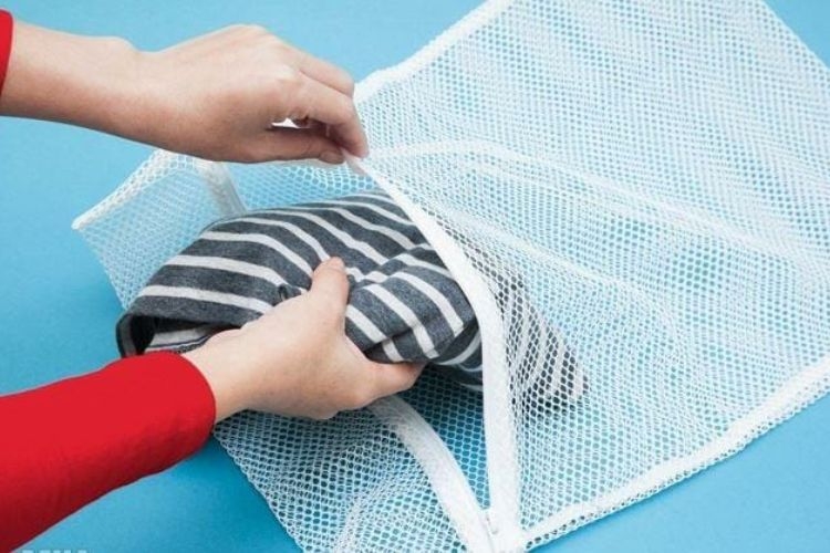 Cách giặt các loại áo khoác, áo phao, áo da