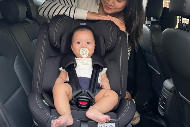 cách giặt vỏ ghế ô tô trẻ em