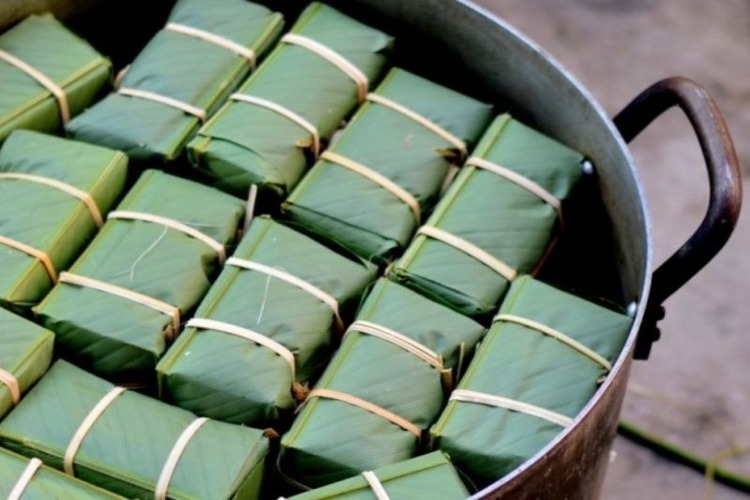 Cách gói bánh chưng bằng lá chuối thơm ngon, đơn giản và đẹp mắt tại nhà