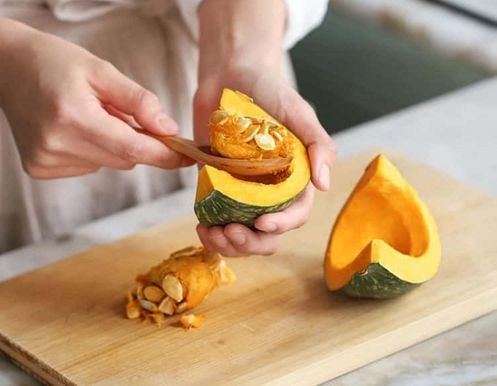 cách gọt bí đỏ - hình 1